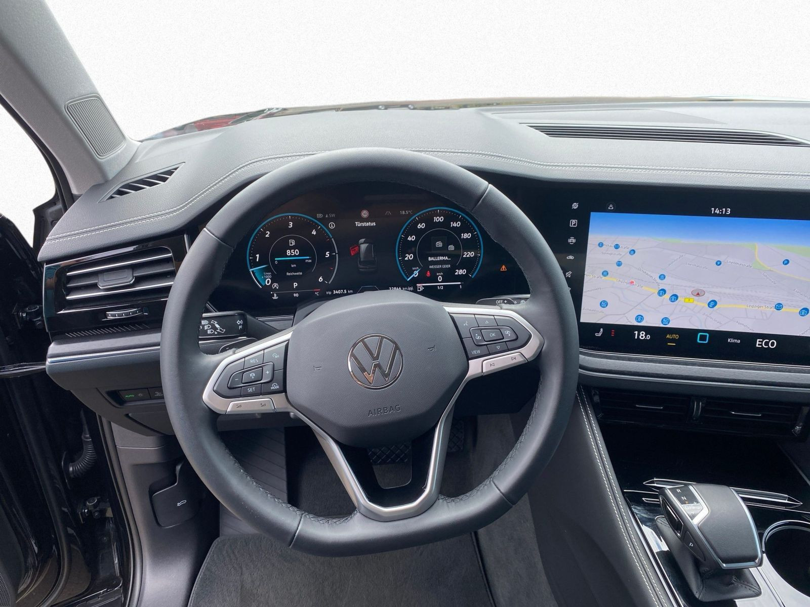 Volkswagen - Touareg_13