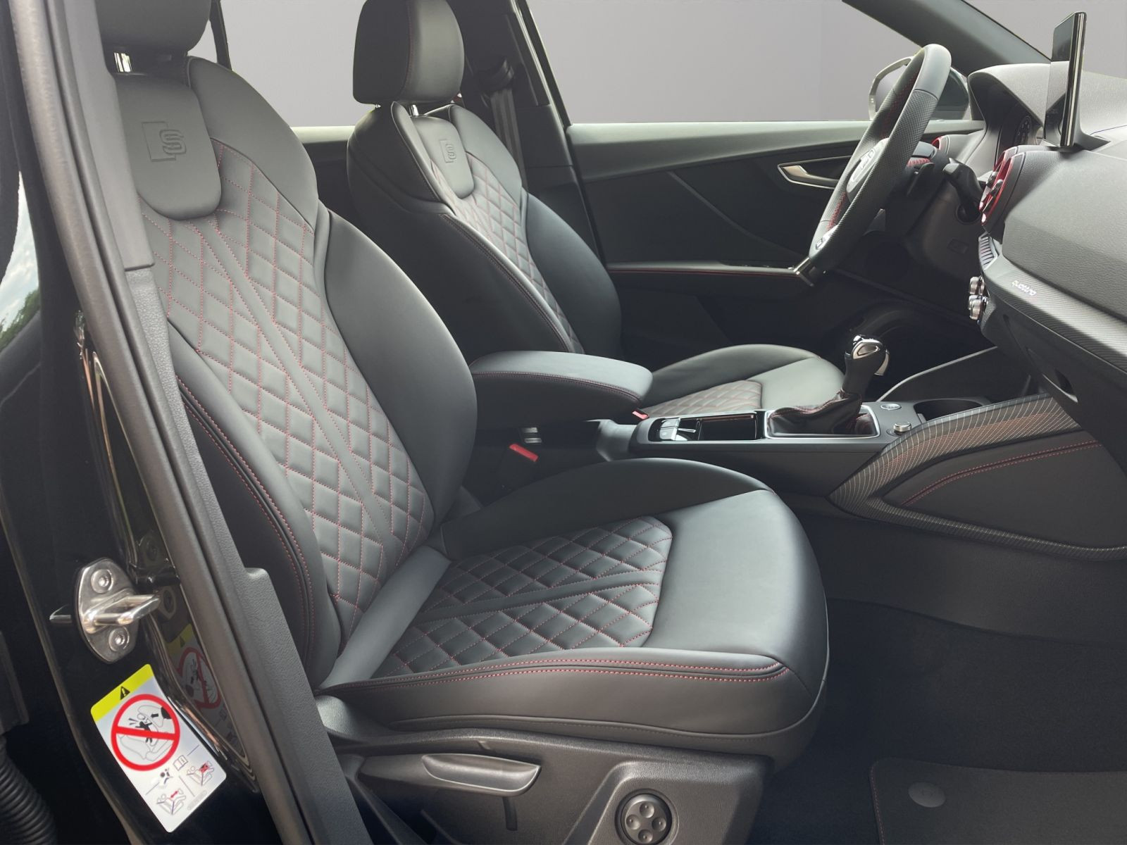 Audi - Q2_19