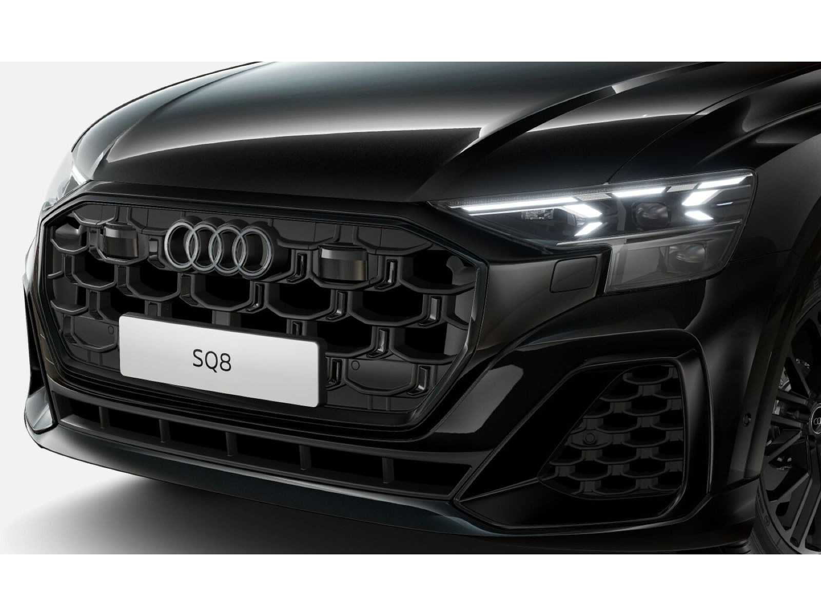 Audi - SQ8_4