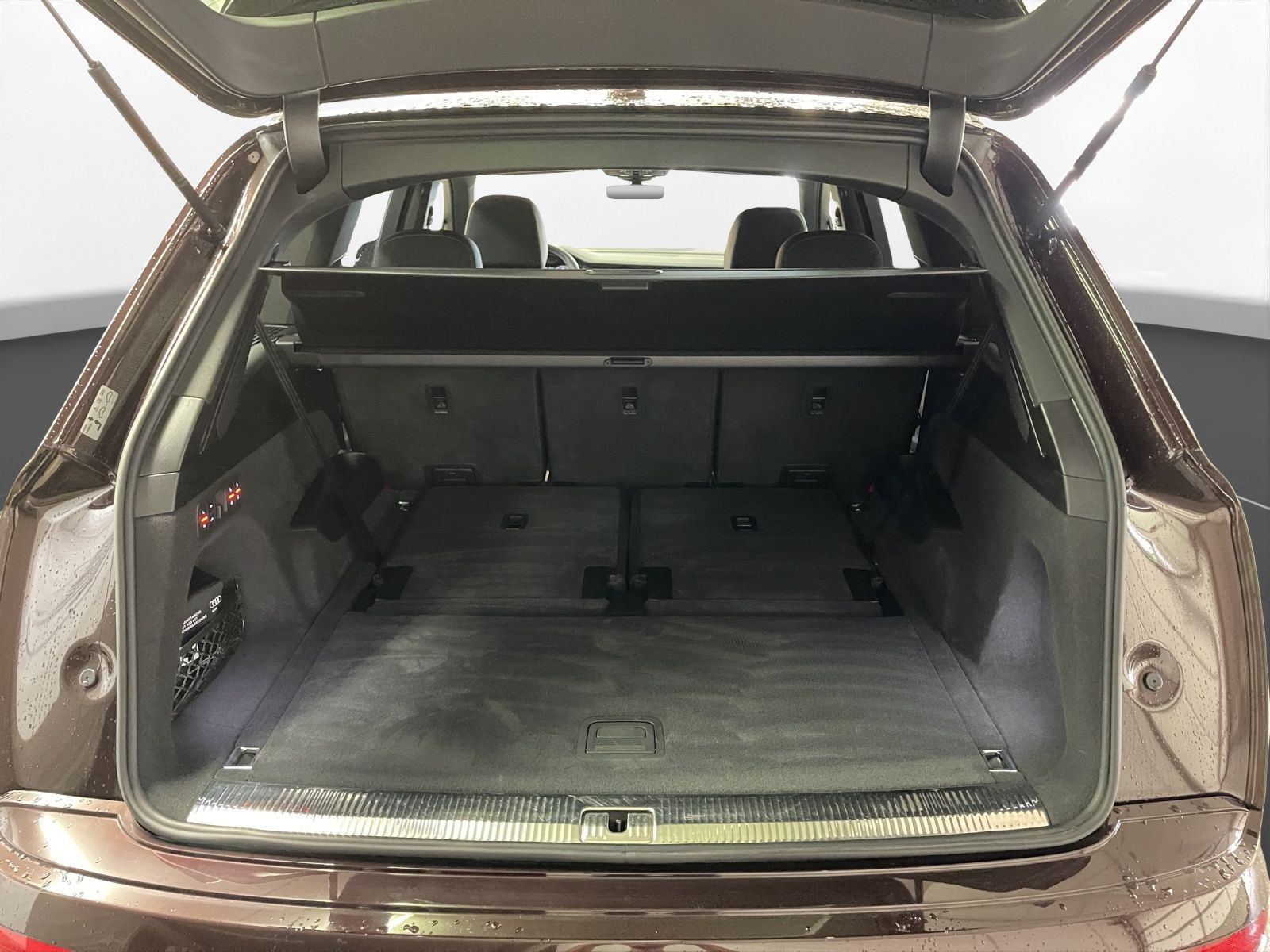 Audi - Q7_24