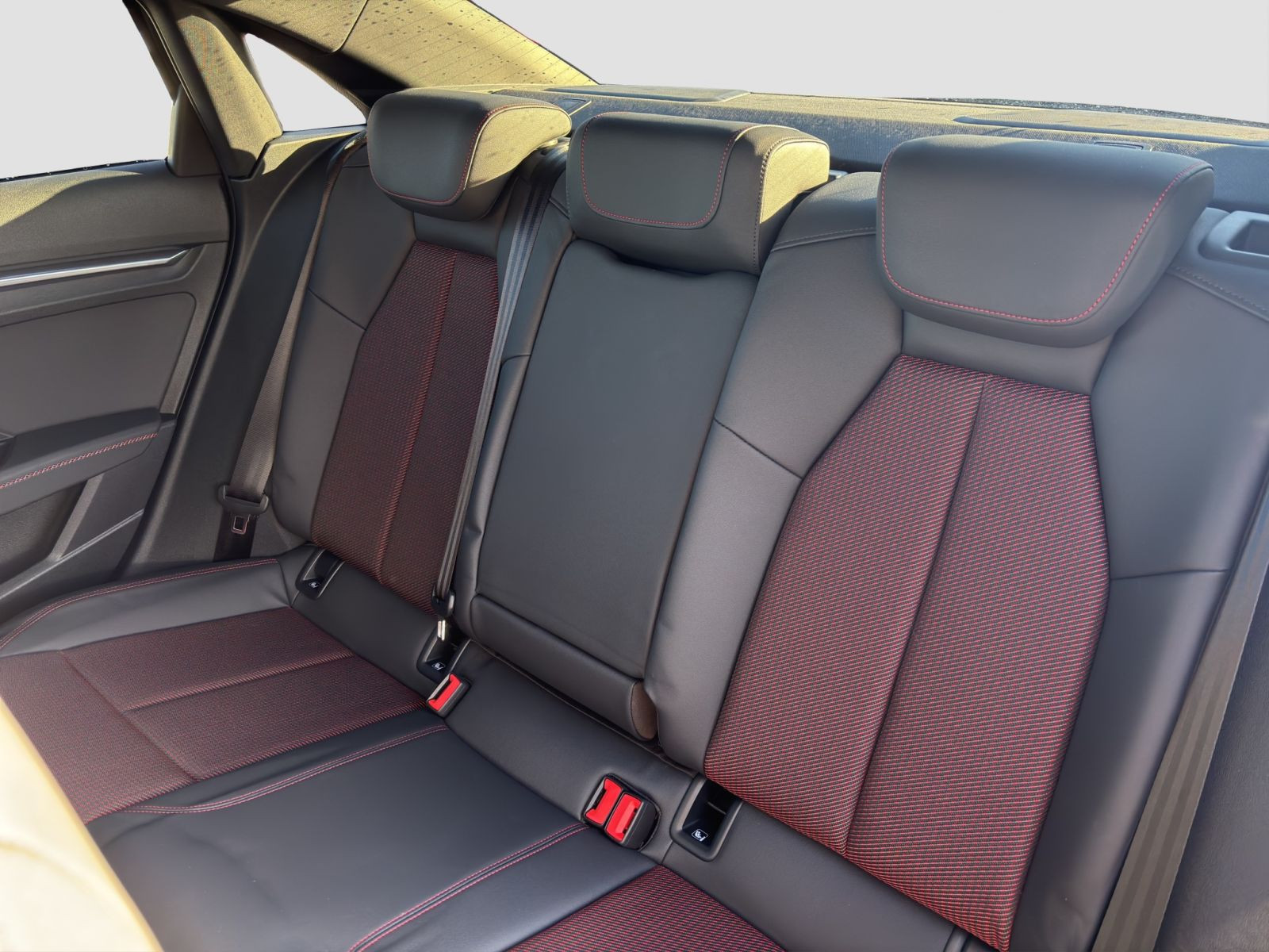 Audi - S3 Limousine_12