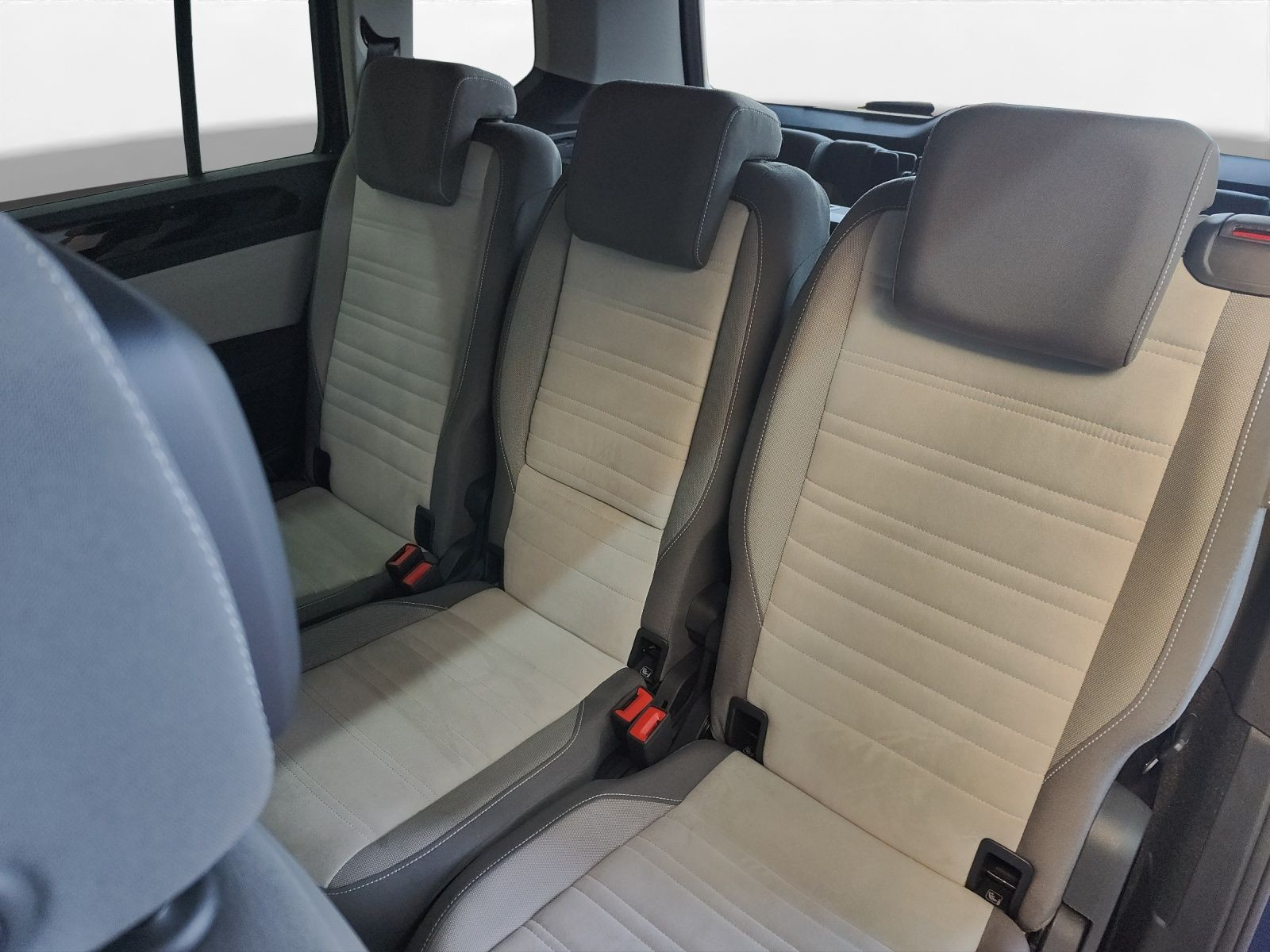 Volkswagen - Touran_3