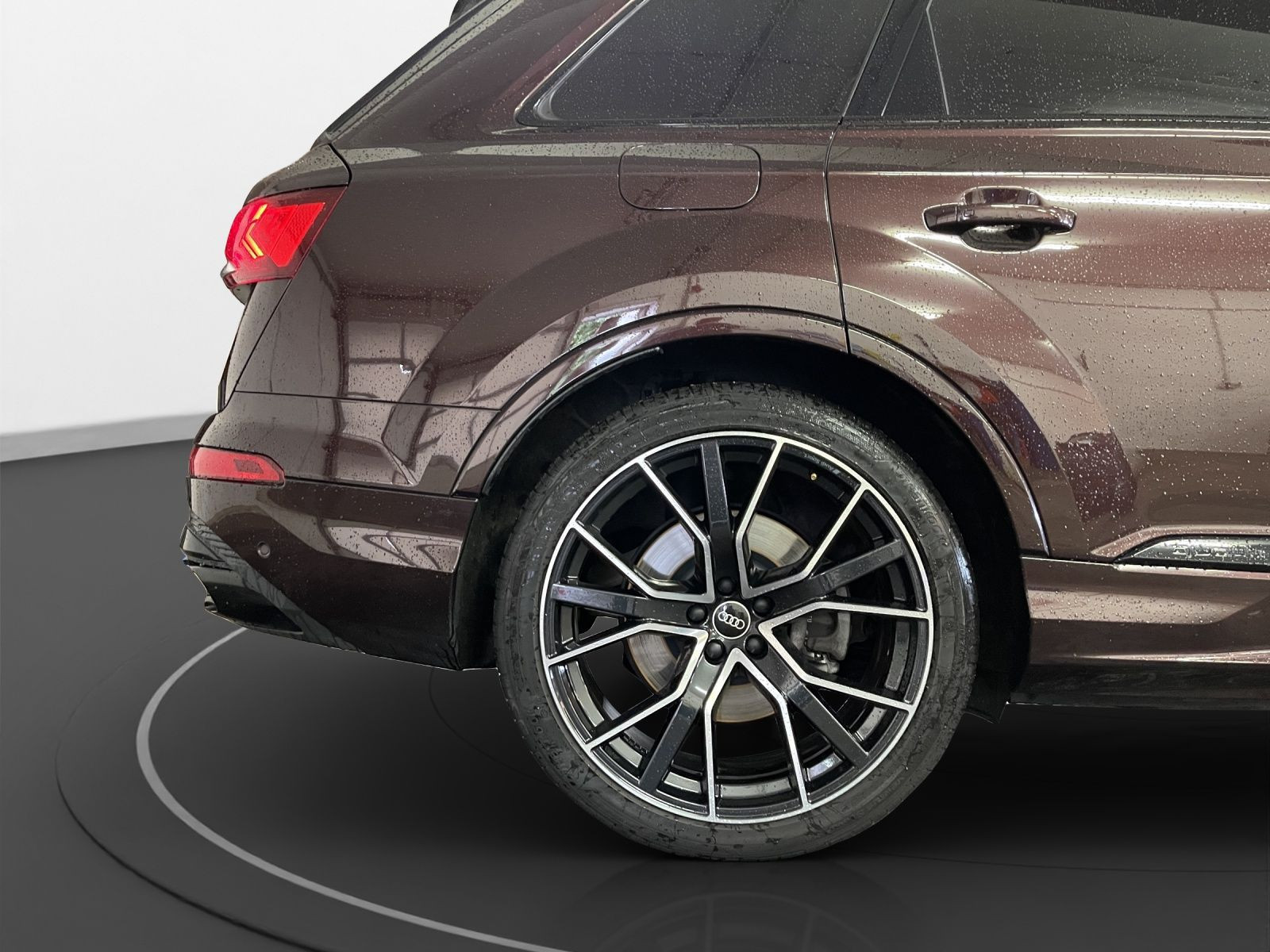 Audi - Q7_16