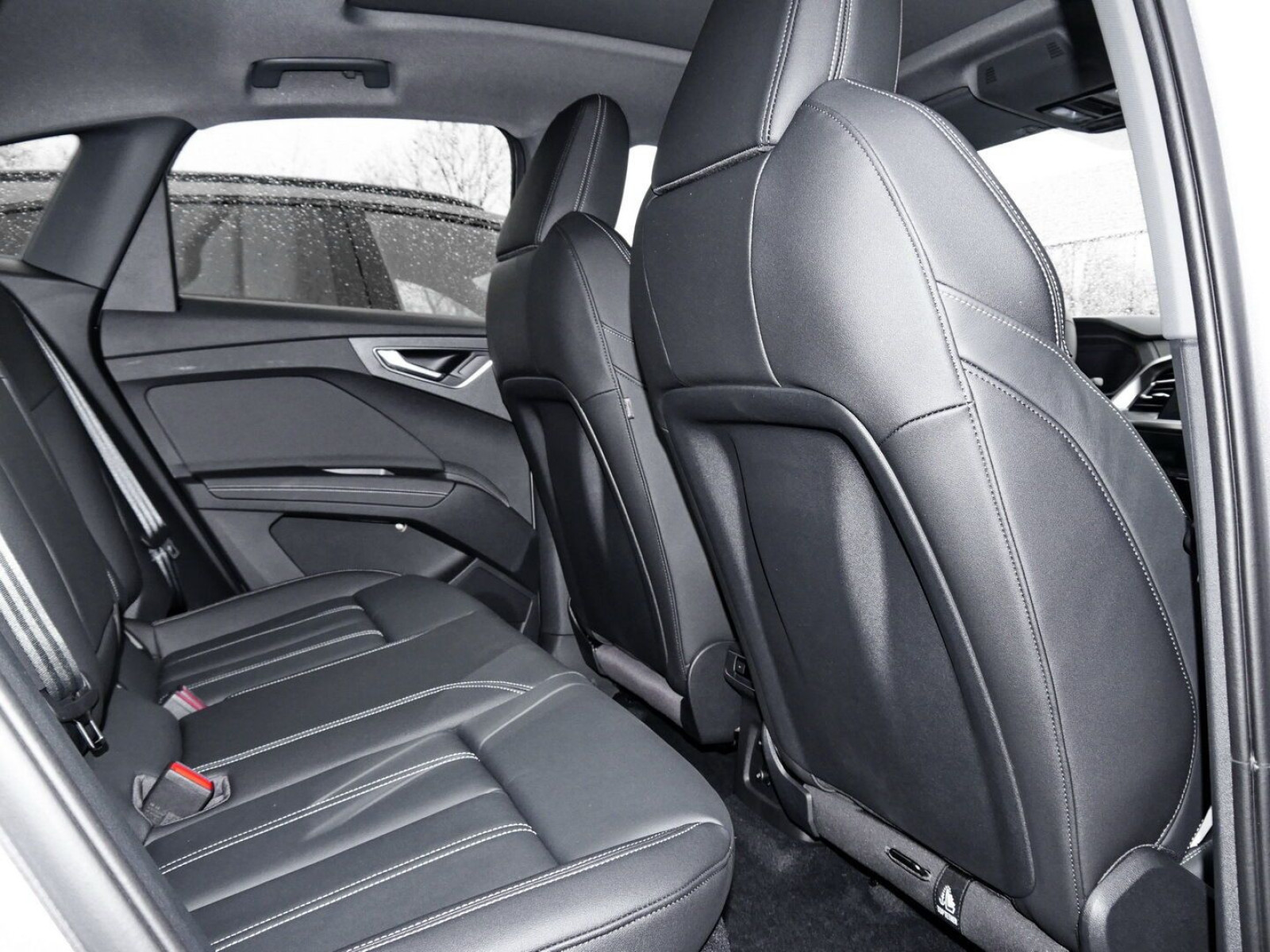 Audi - Q4 Sportback e-tron_9