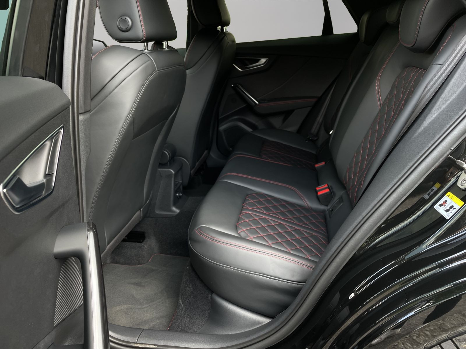 Audi - Q2_18