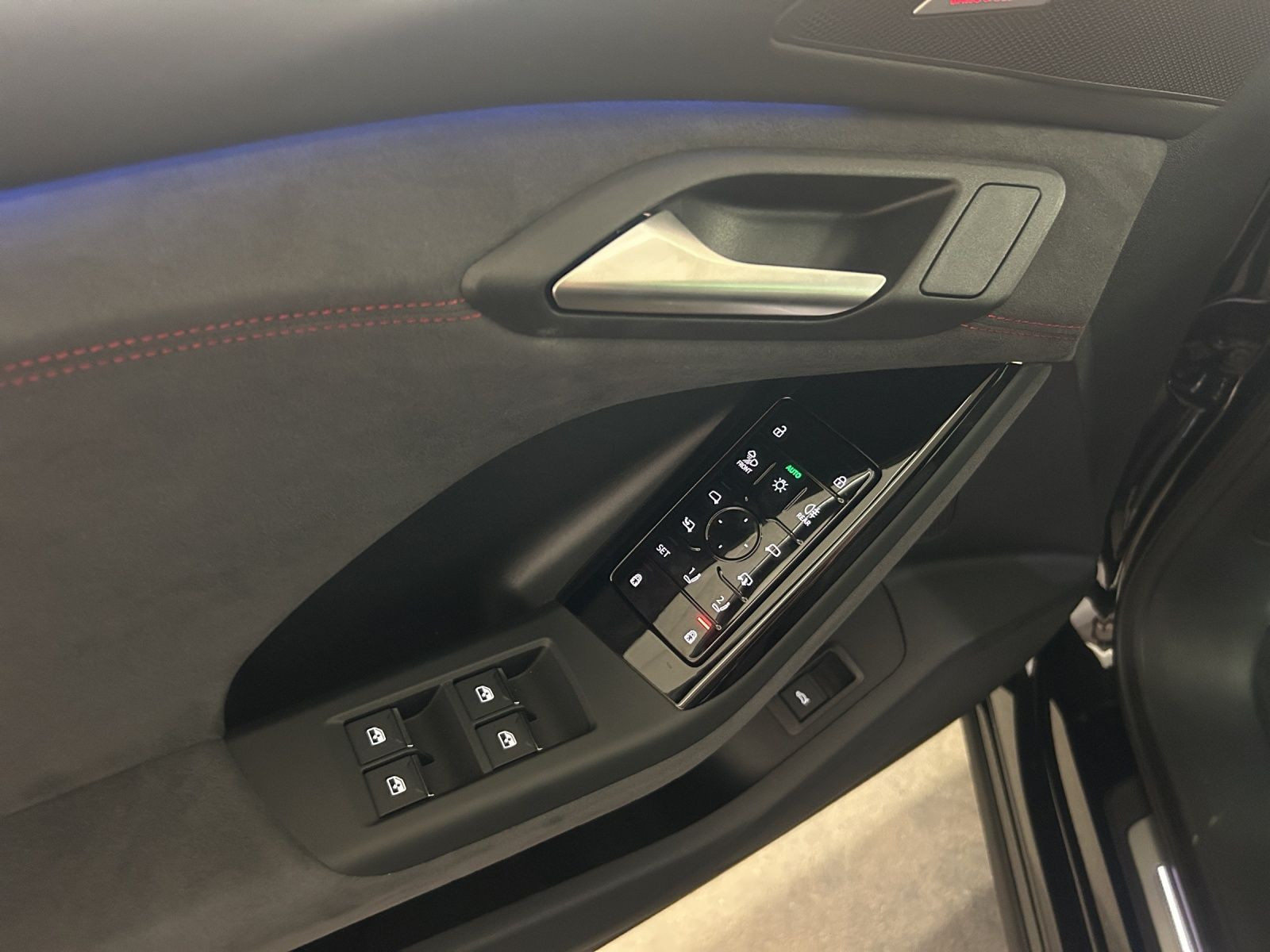Audi - SQ6 Sportback e-tron_15