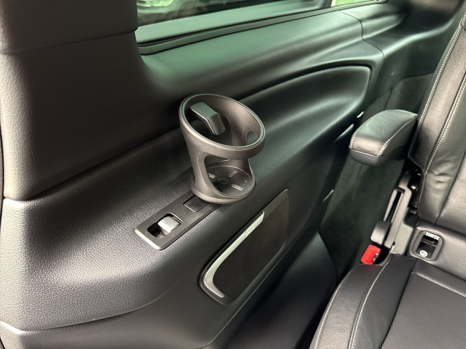 Mercedes-Benz - V 300_20