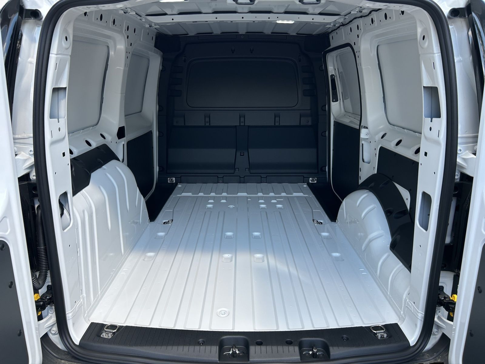 Volkswagen - Caddy Maxi_17