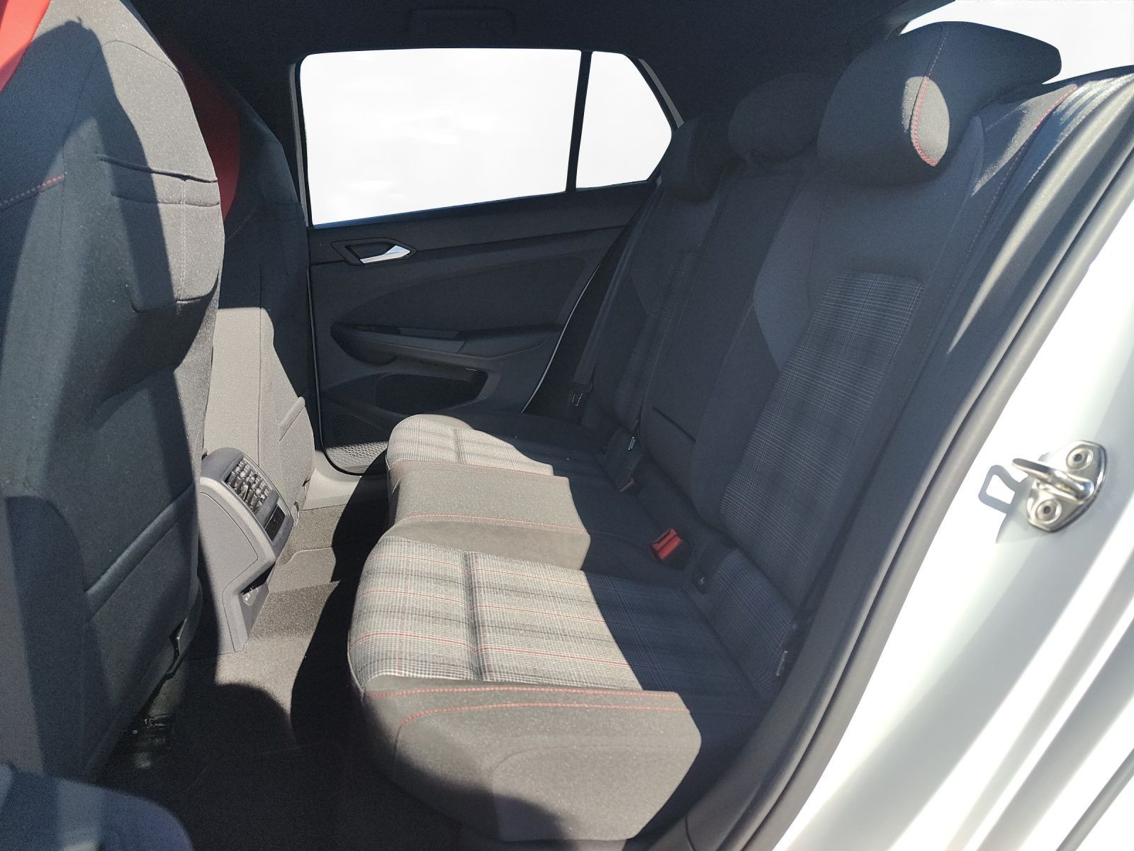 Volkswagen - Golf GTI_4