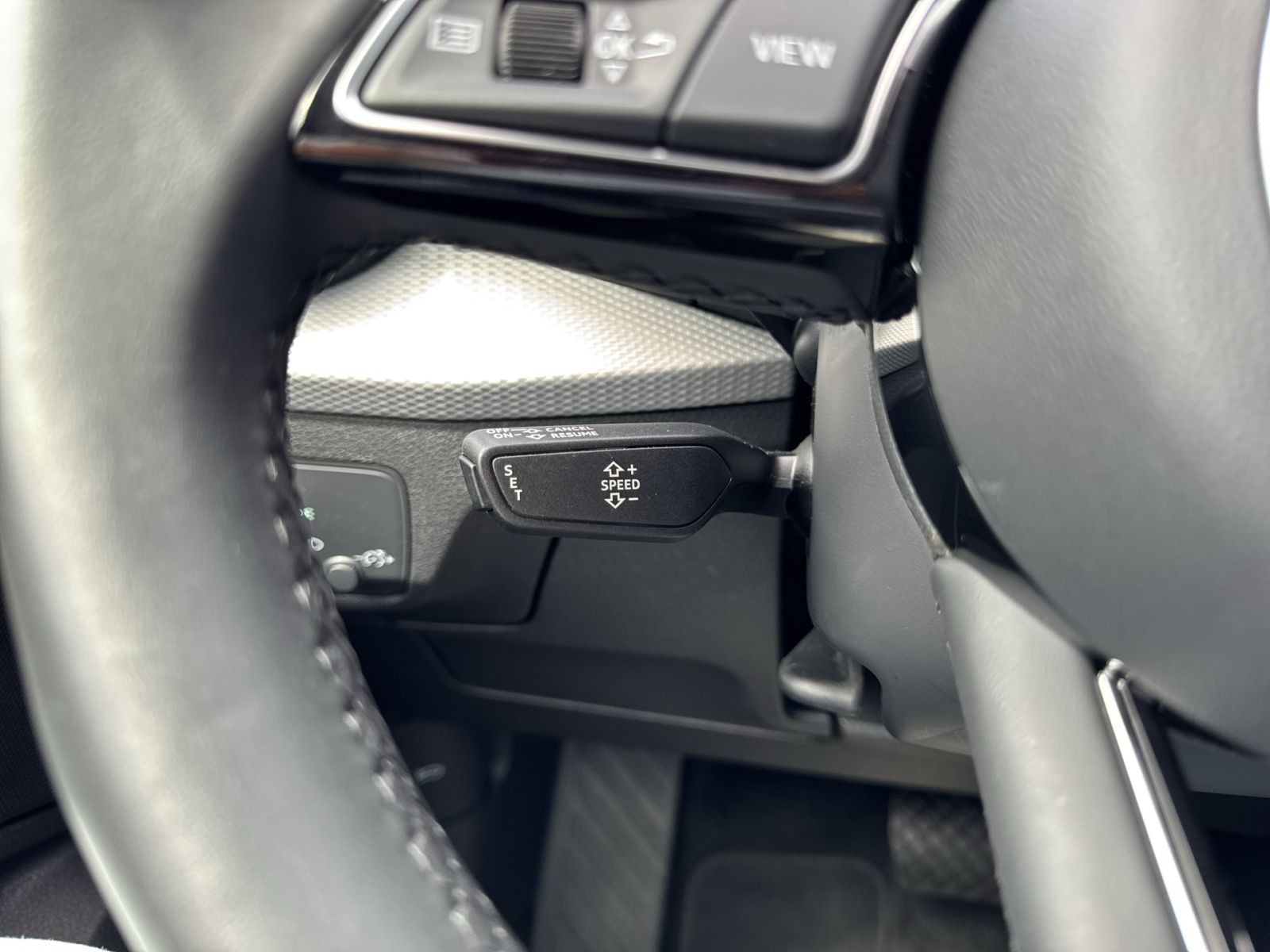 Audi - Q2_24