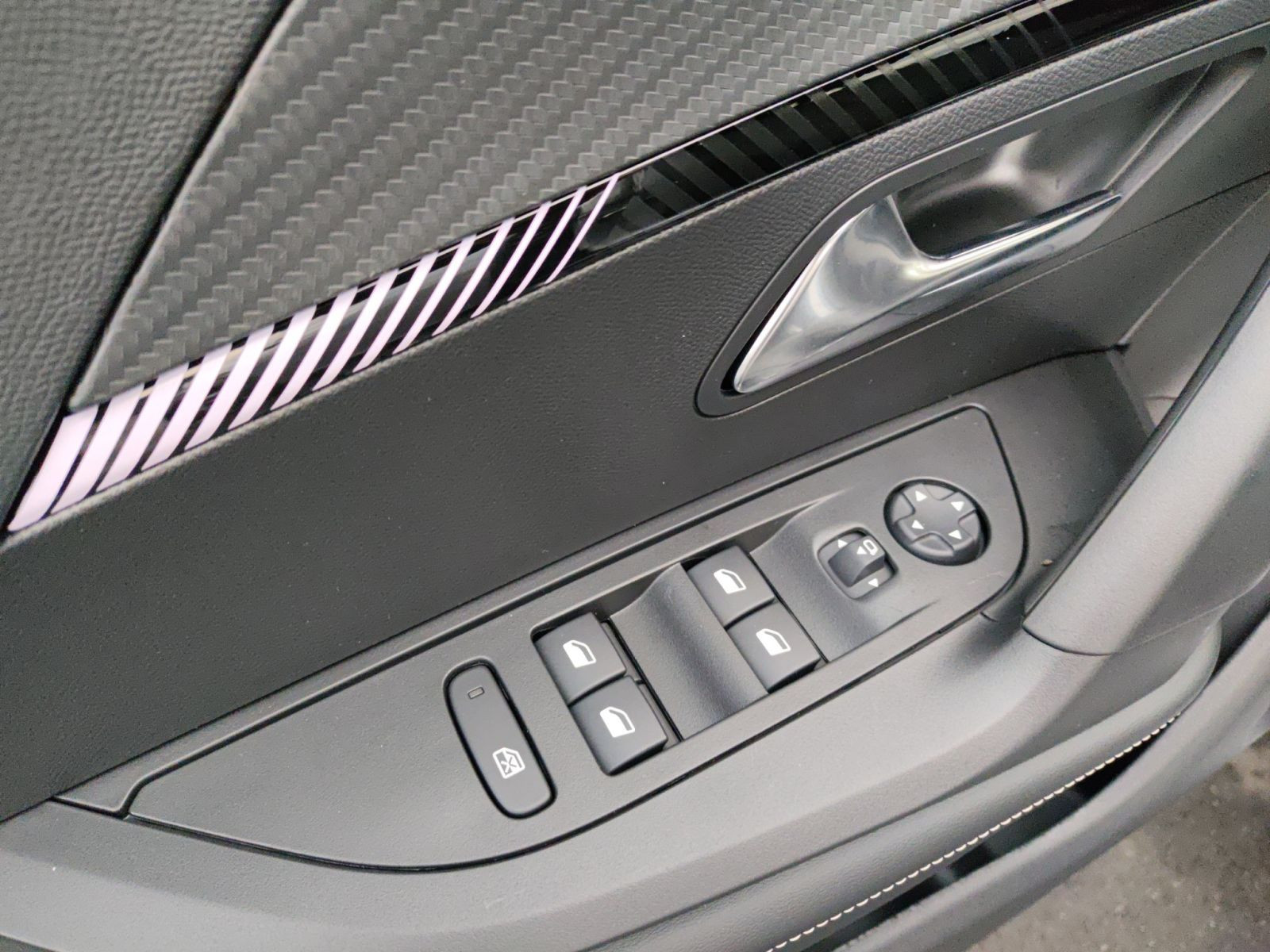 Peugeot - 2008_17
