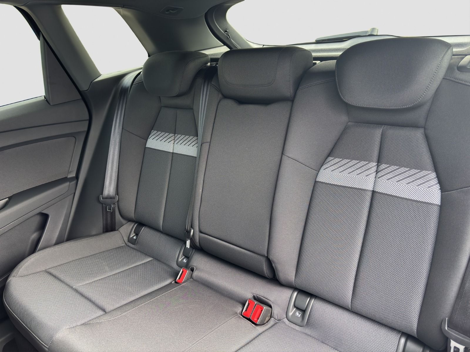 Audi - Q4 e-tron_12