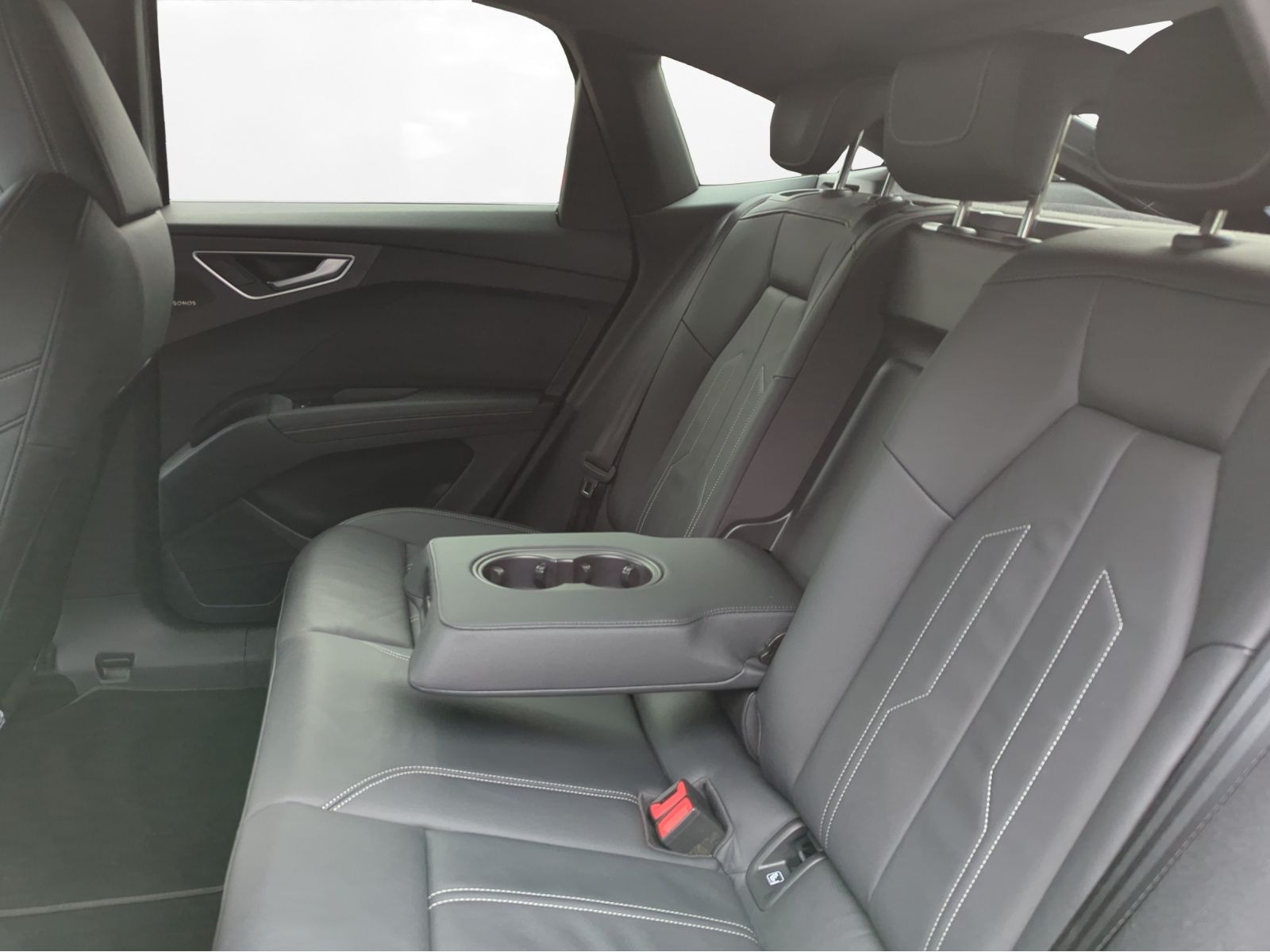 Audi - Q4 Sportback e-tron_5