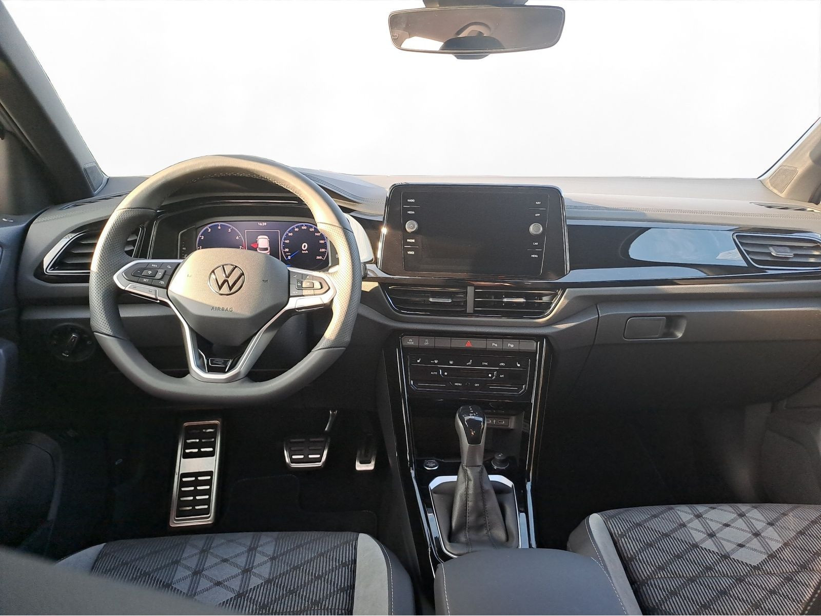 Volkswagen - T-Roc_11