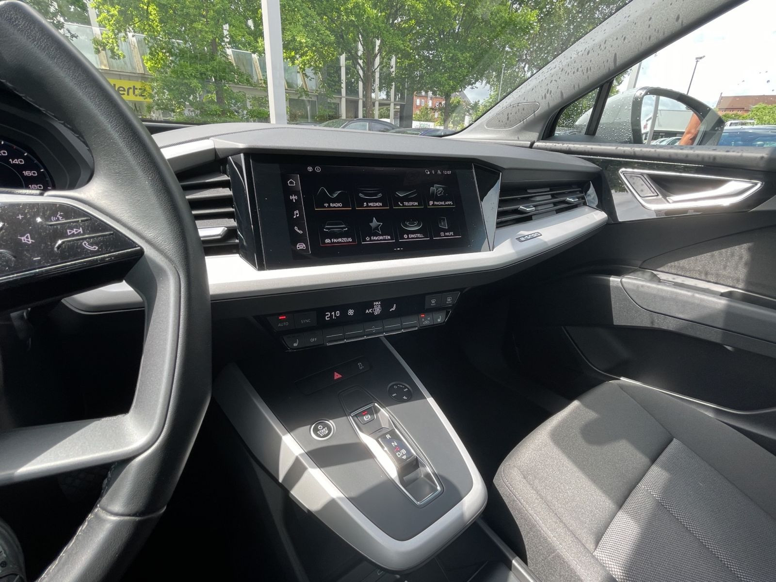 Audi - Q4_25