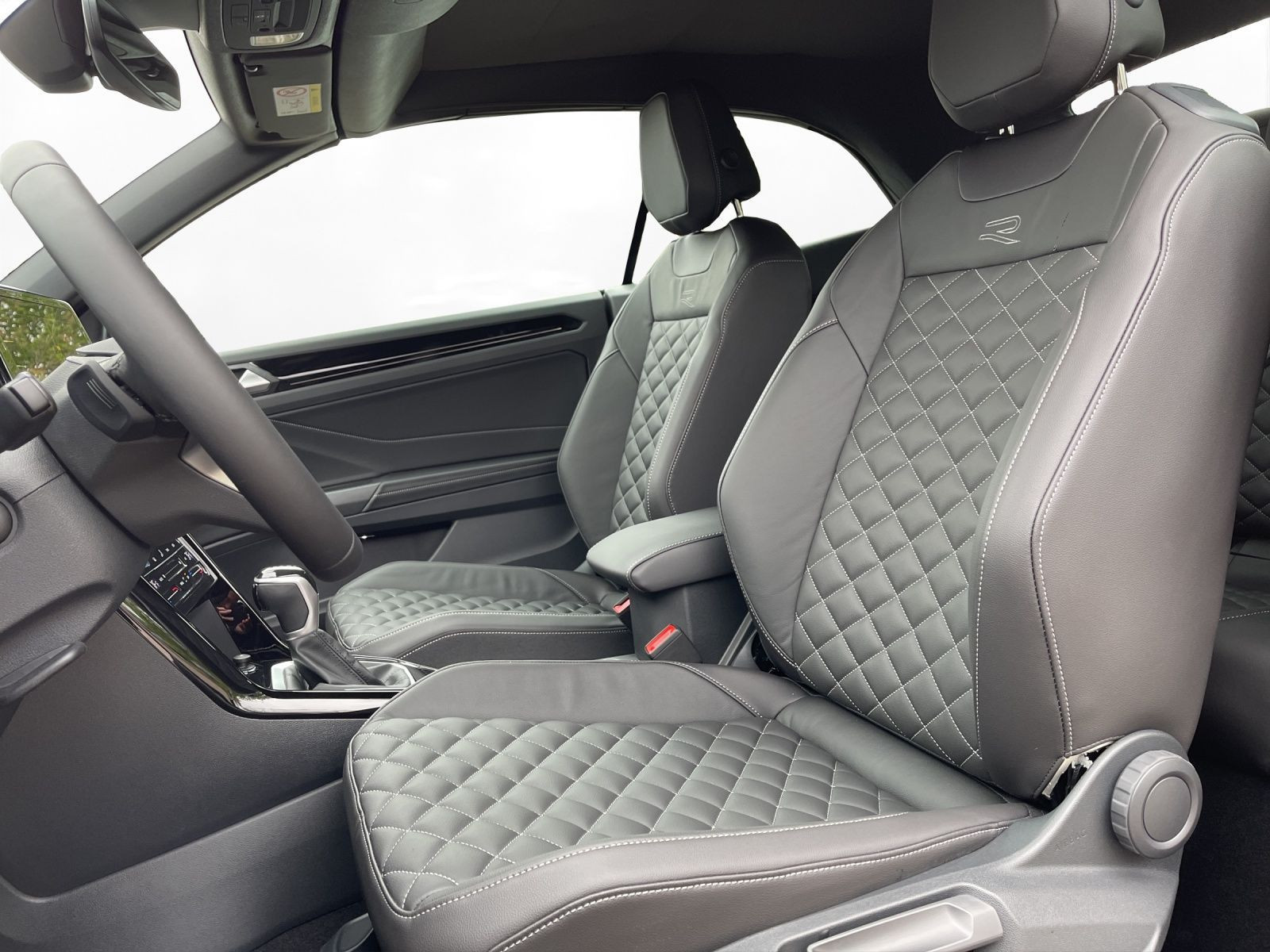 Volkswagen - T-Roc_10