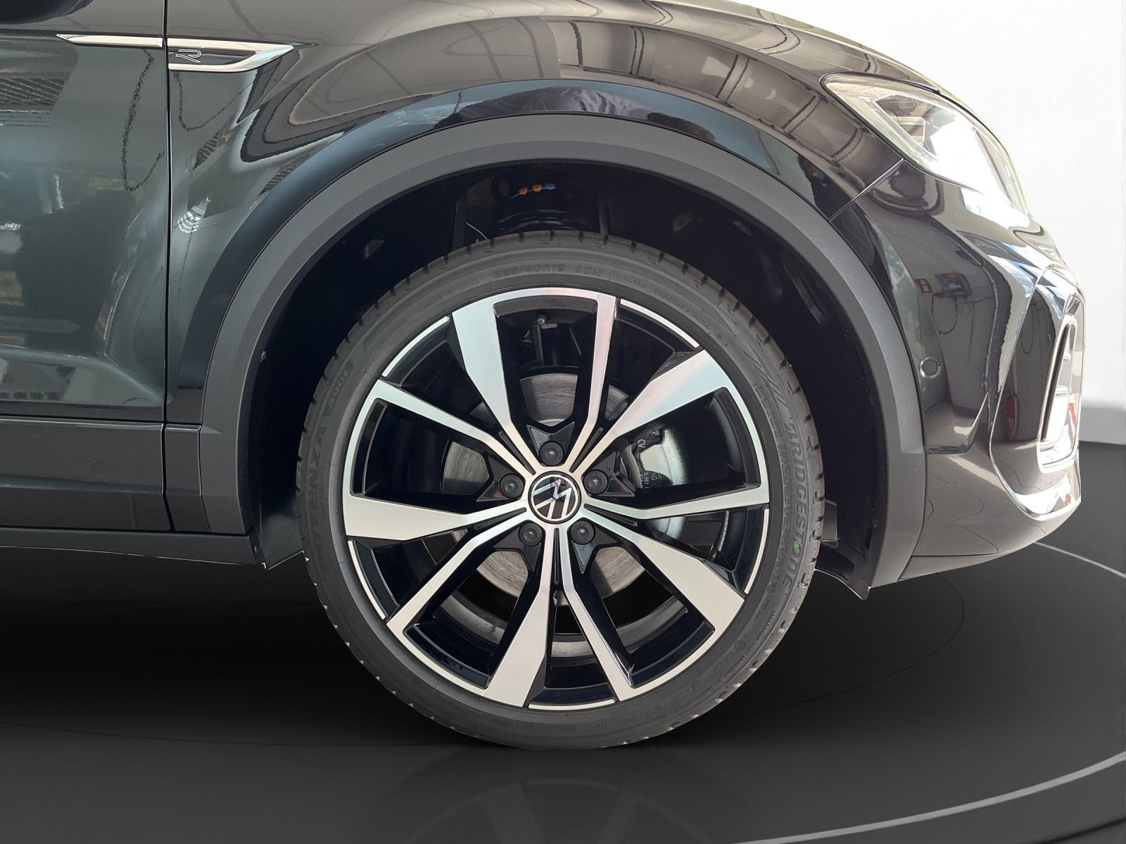 Volkswagen - T-Roc_13