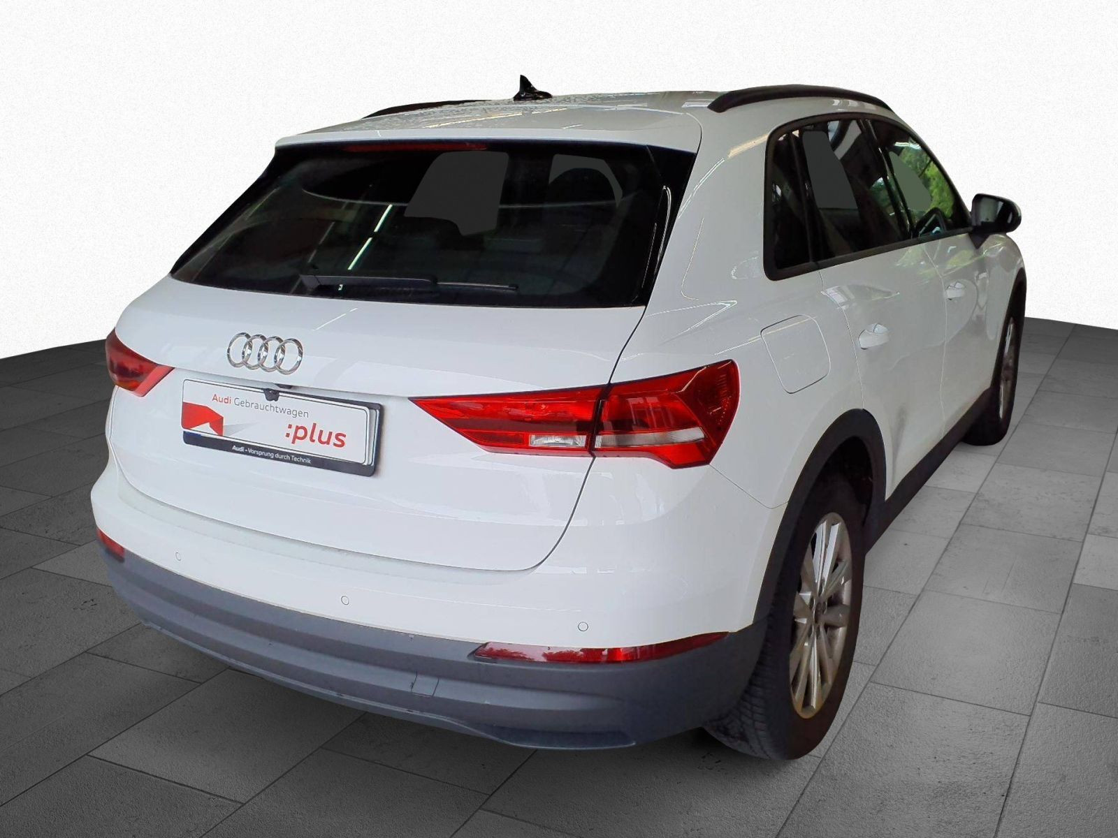 Audi - Q3_4