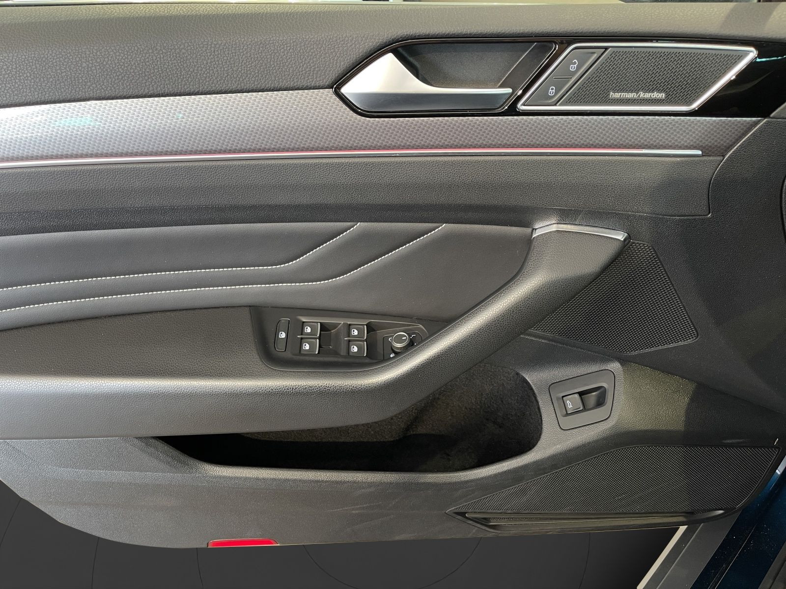 Volkswagen - Passat Alltrack_12