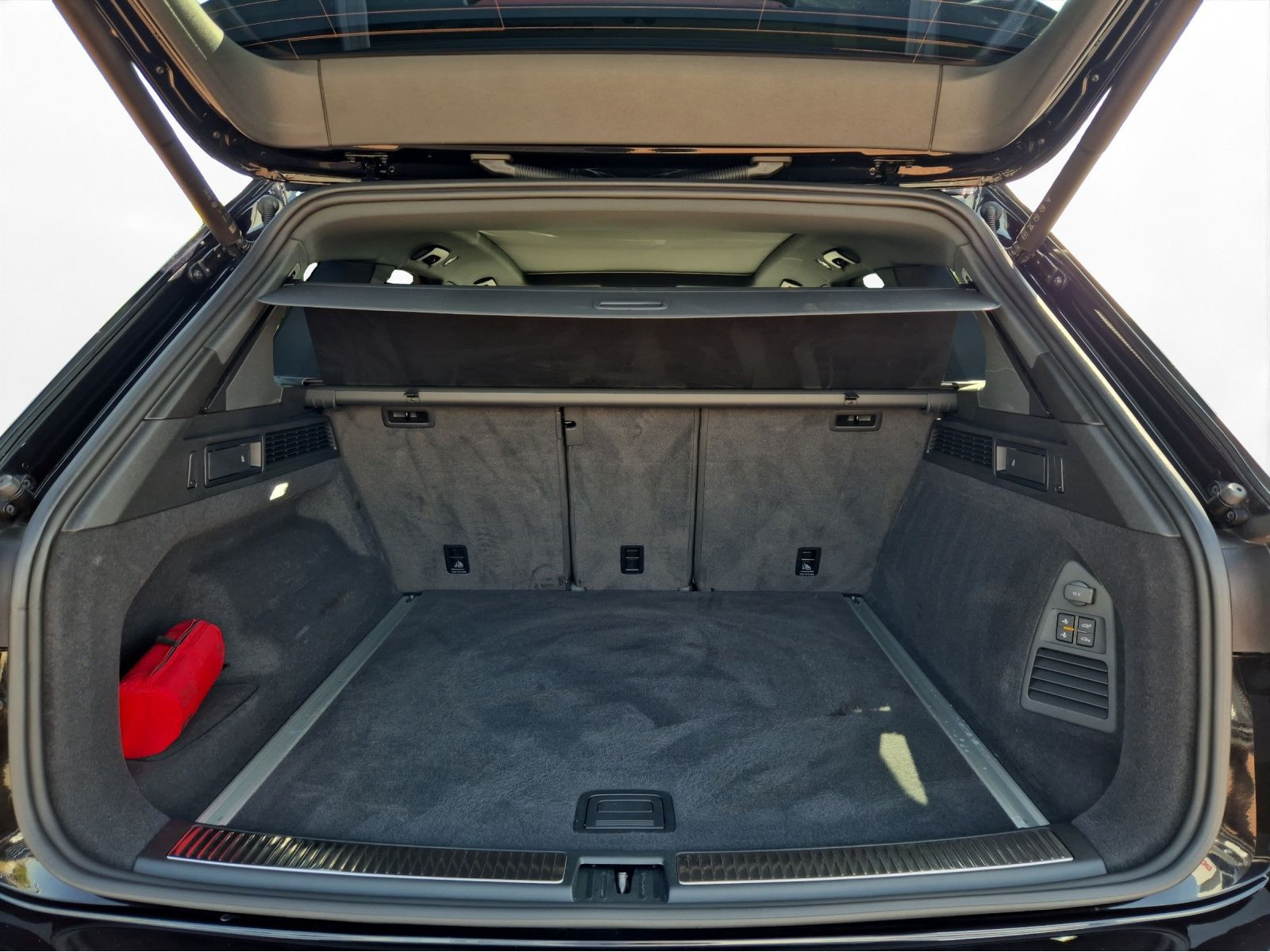 Volkswagen - Touareg_10