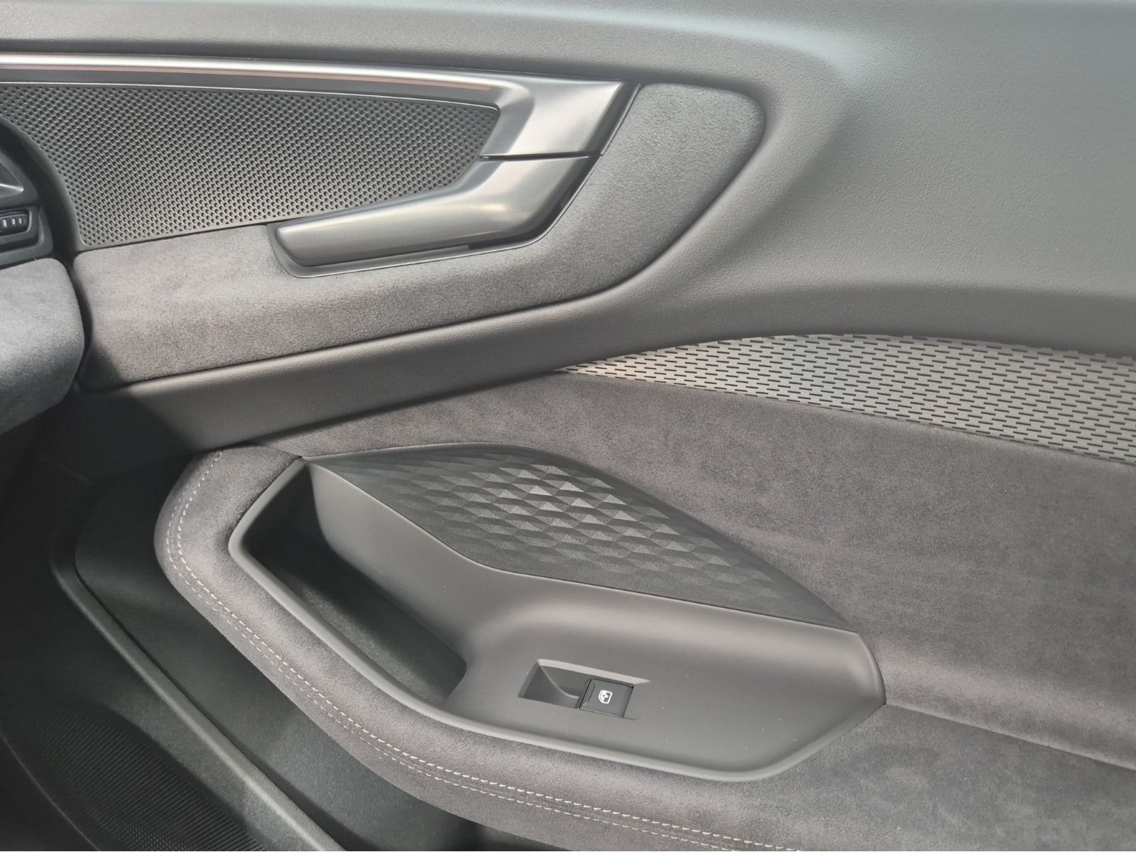 Audi - S5 Limousine_19