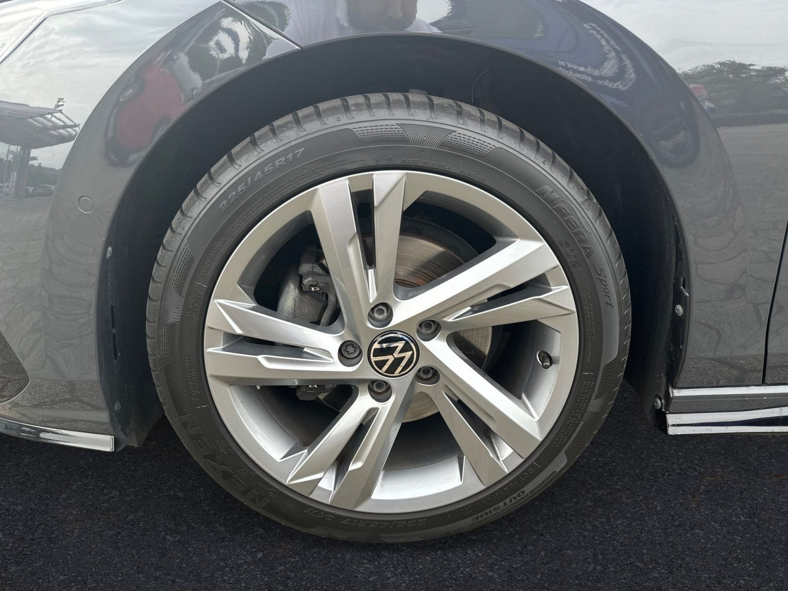 Volkswagen - Golf_9
