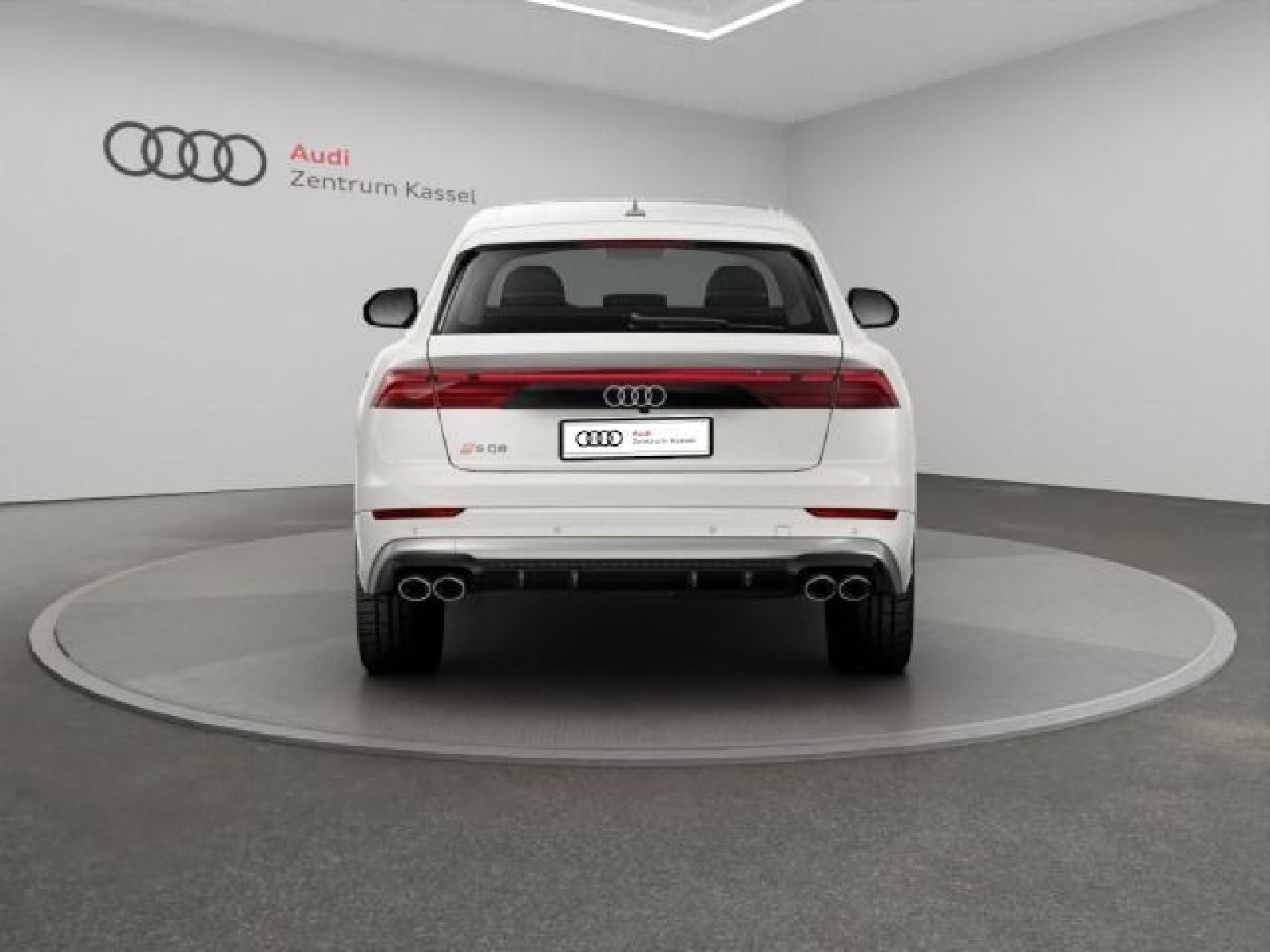 Audi - SQ8_5
