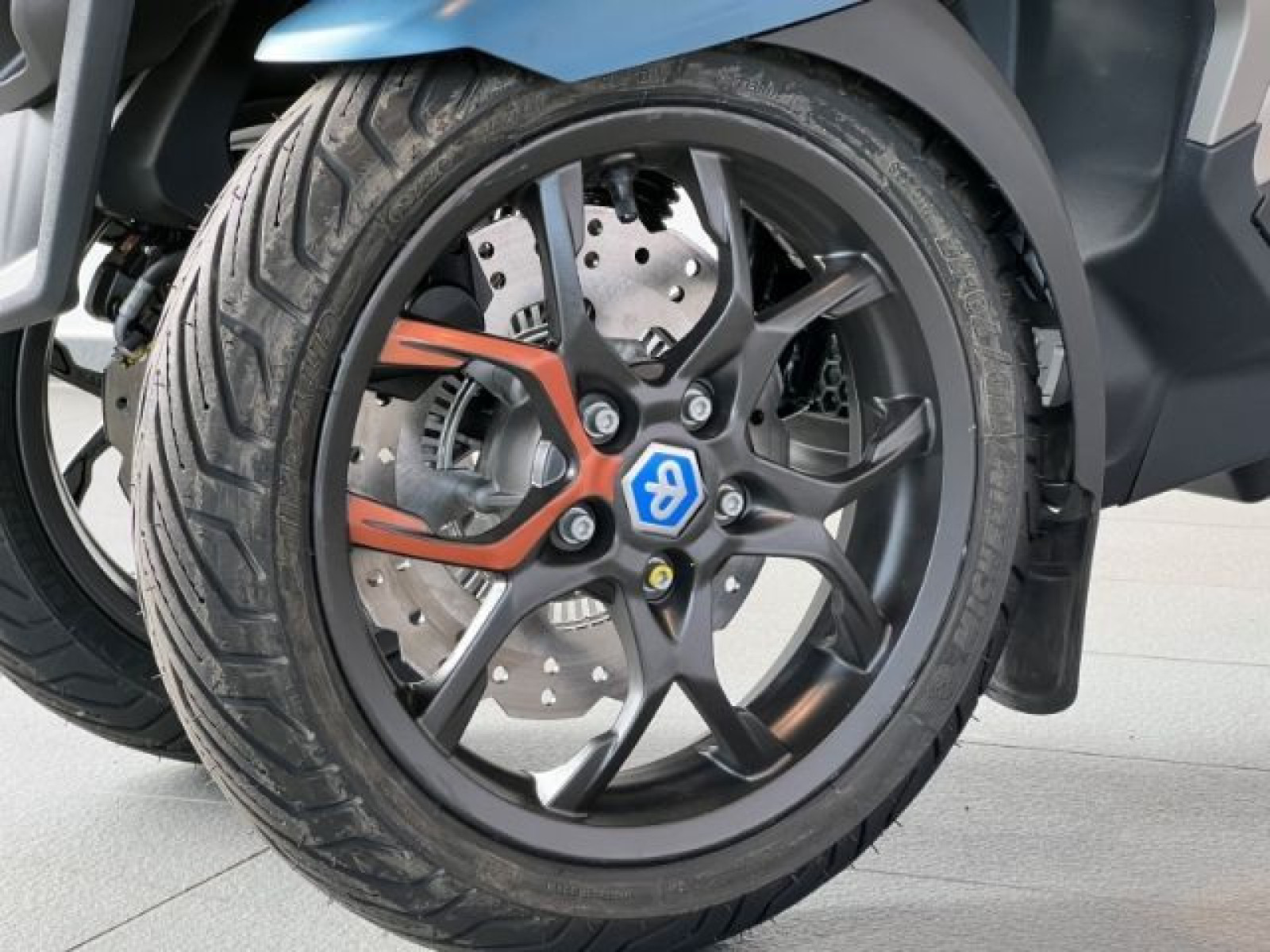 Piaggio - MP3_4