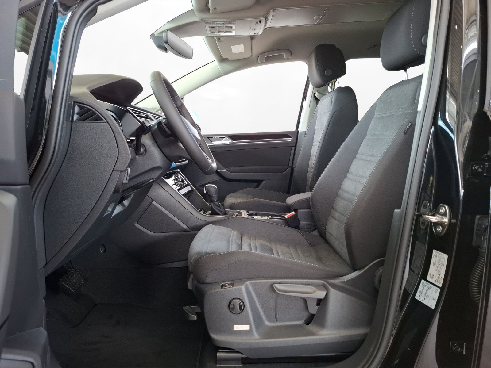 Volkswagen - Touran_4