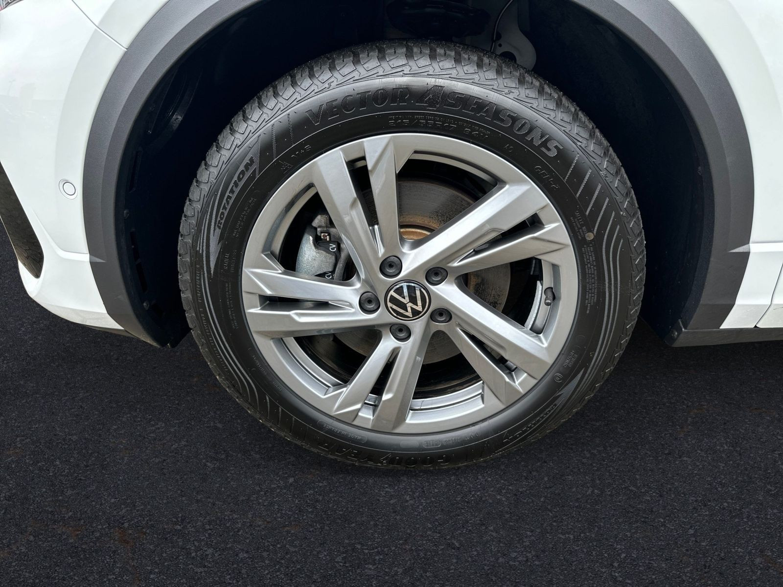 Volkswagen - T-Roc_9