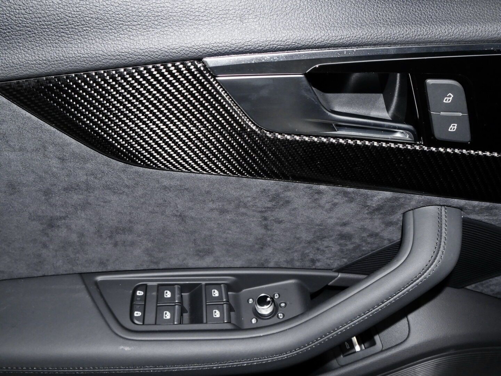 Audi - RS 4 Avant_13