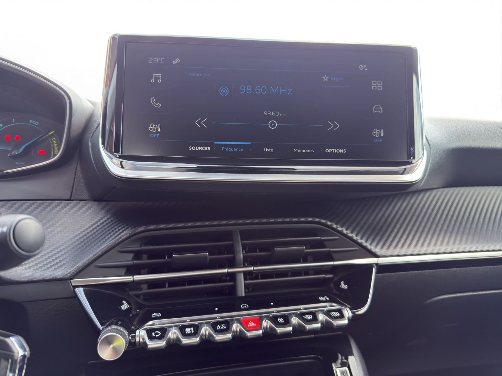 Peugeot - 208_14