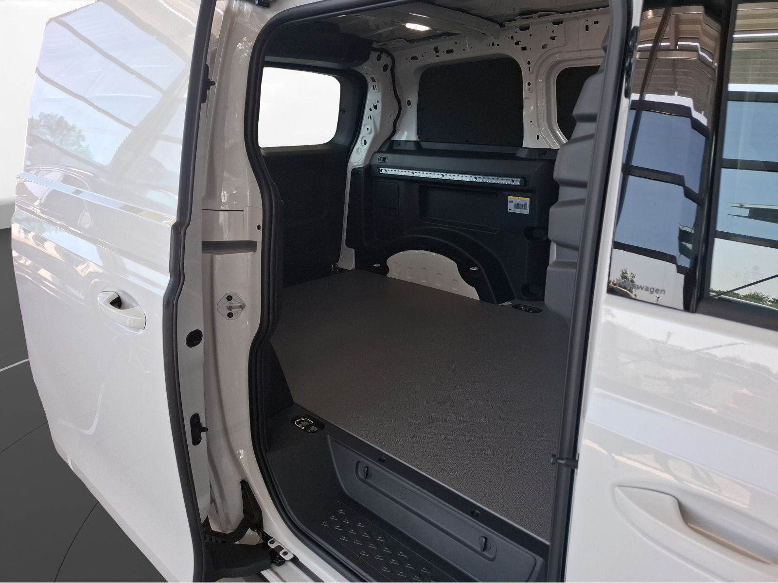 Volkswagen - ID. Buzz Cargo_3