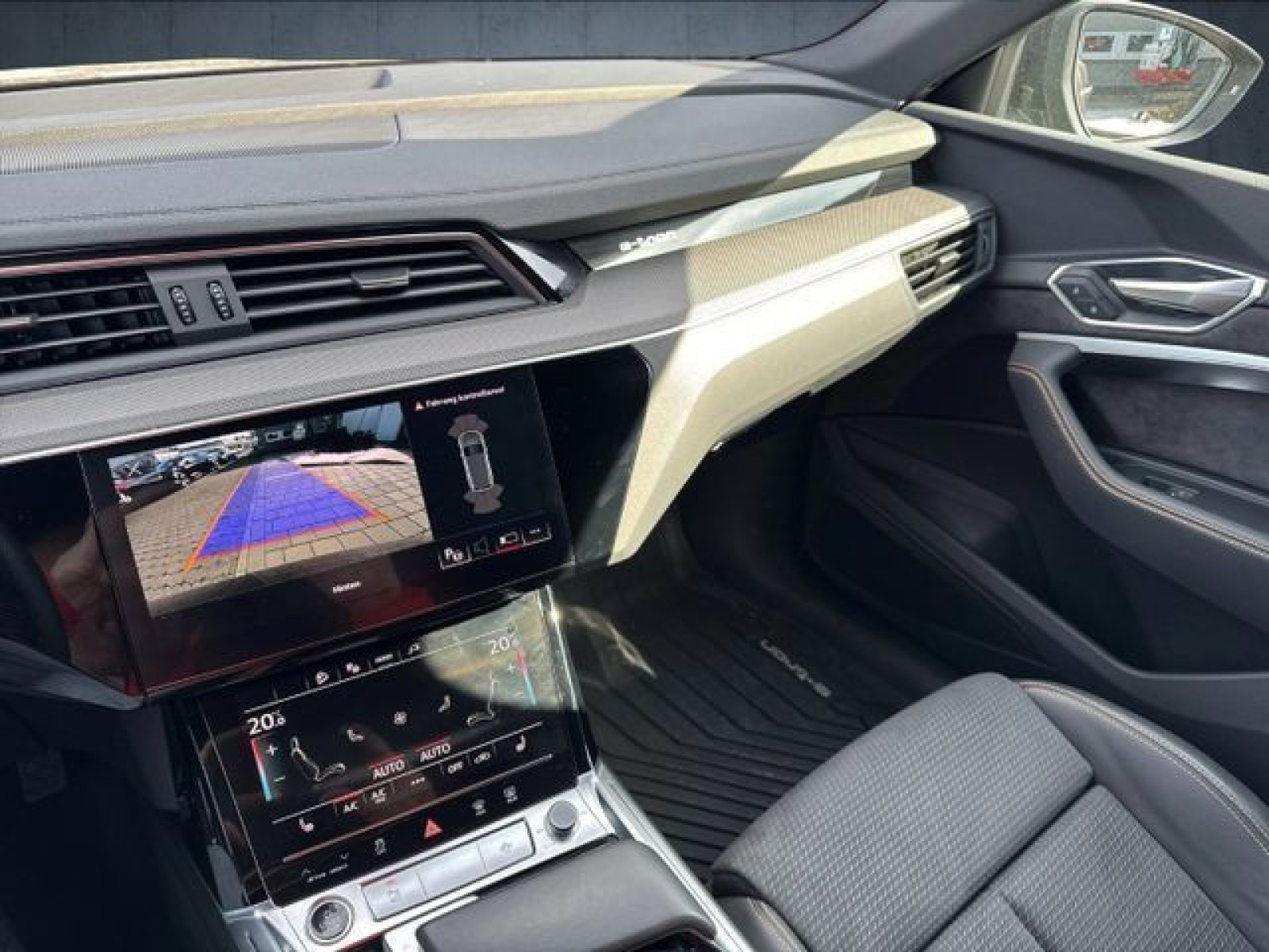 Audi - e-tron_28