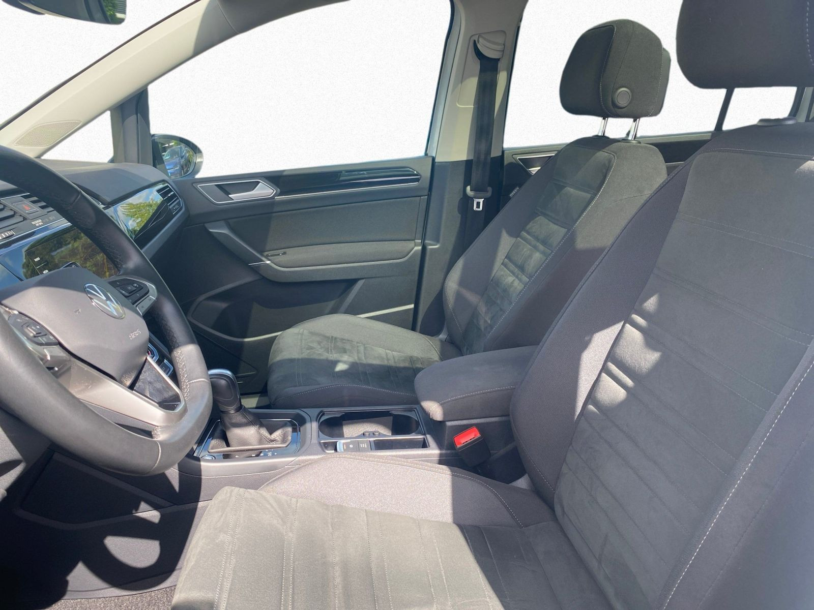 Volkswagen - Touran_10