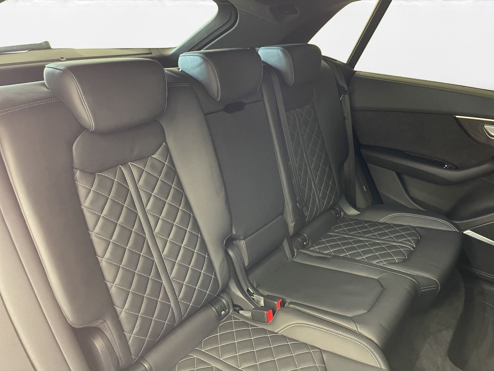 Audi - SQ8_19