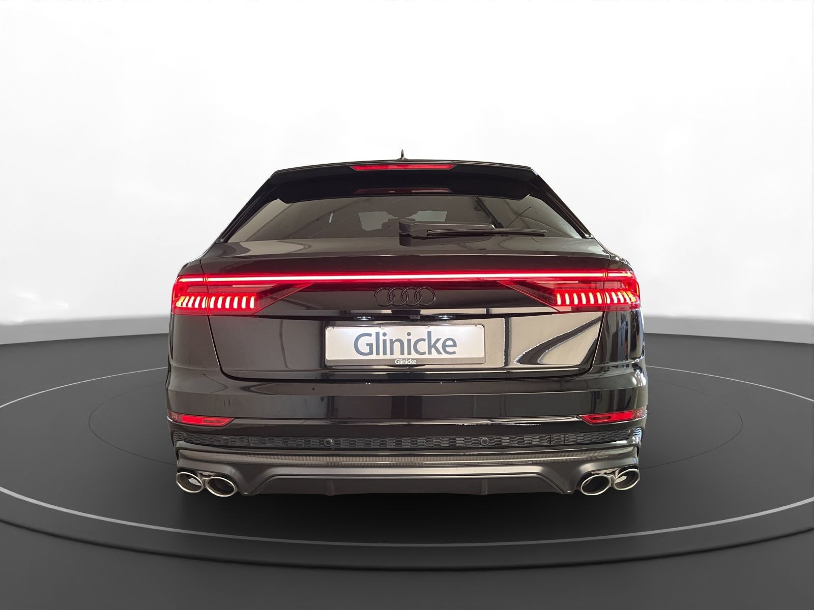 Audi - SQ8_5