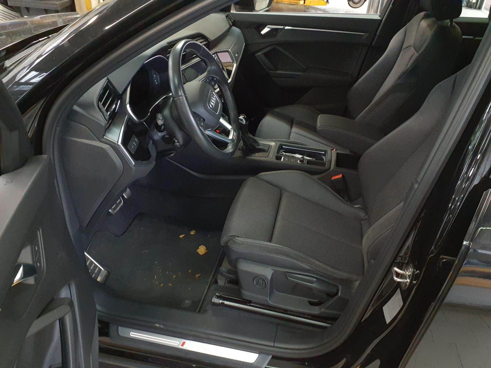 Audi - Q3_5 Audi - Q3_5