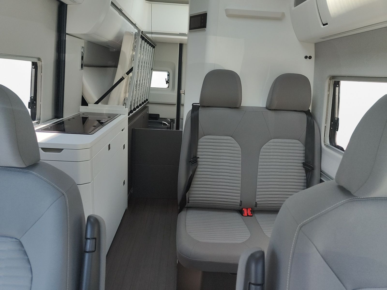 Volkswagen - Grand California 600_8