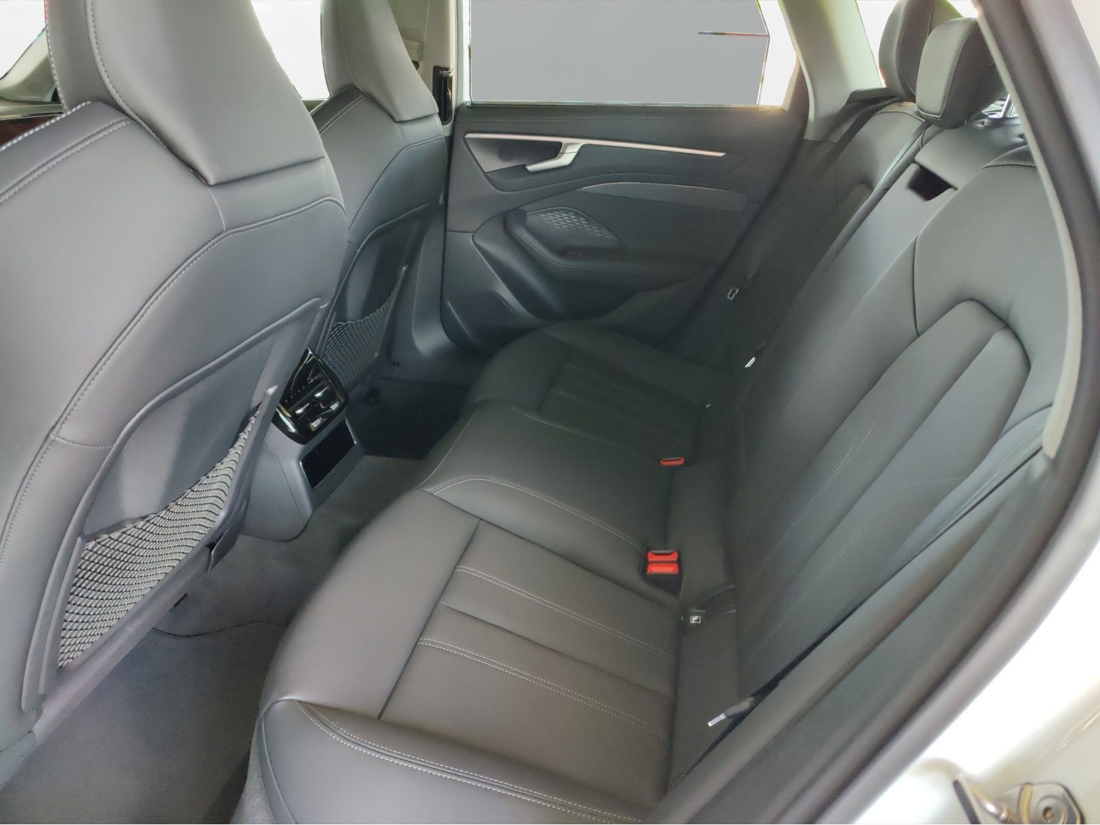Audi - A6_6