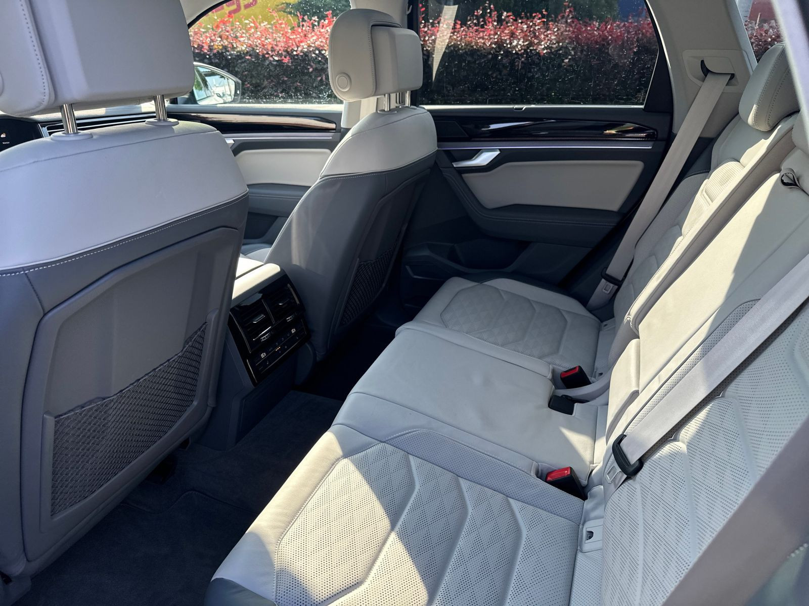 Volkswagen - Touareg_14