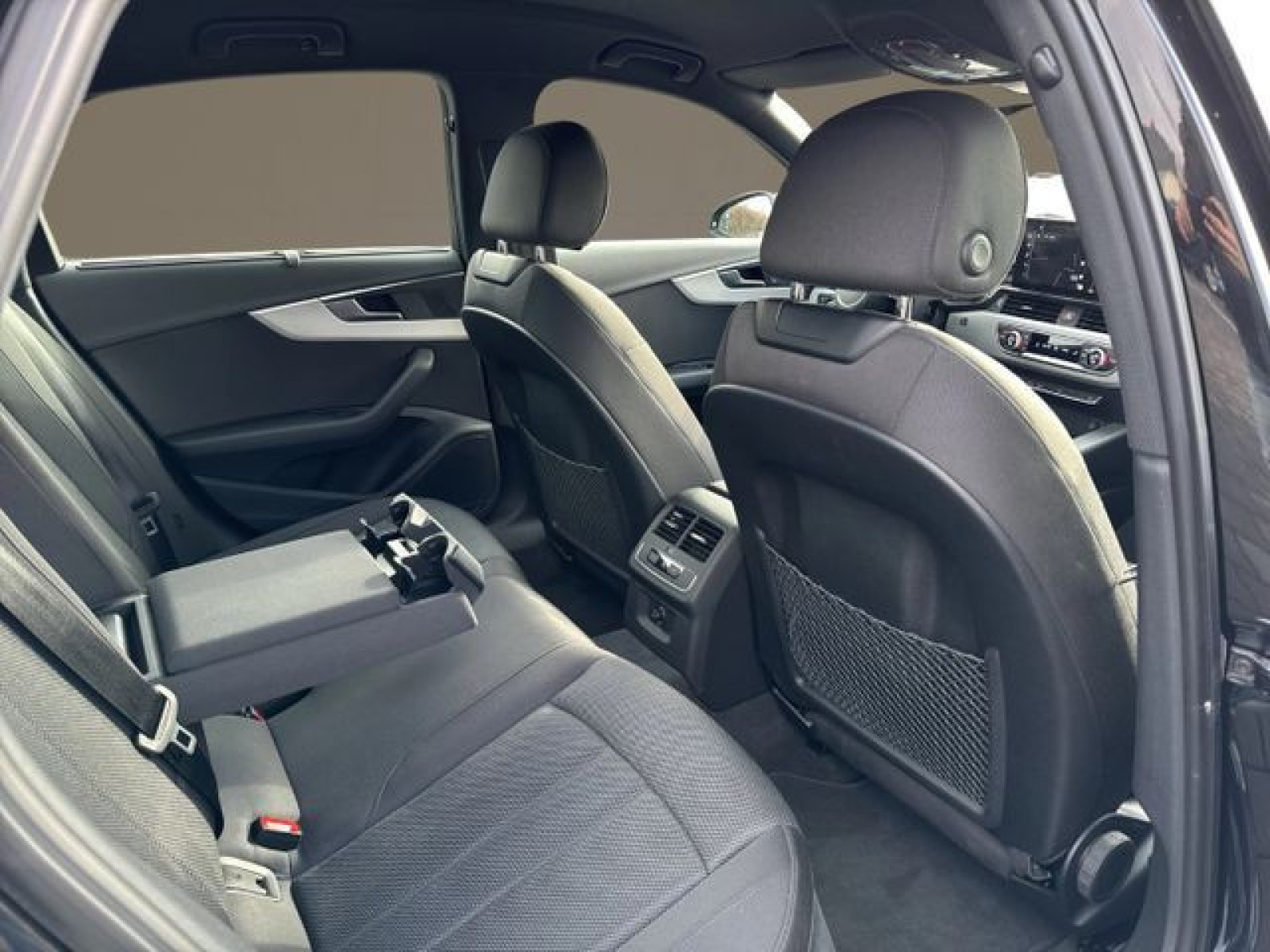 Audi - A4 Limousine_21