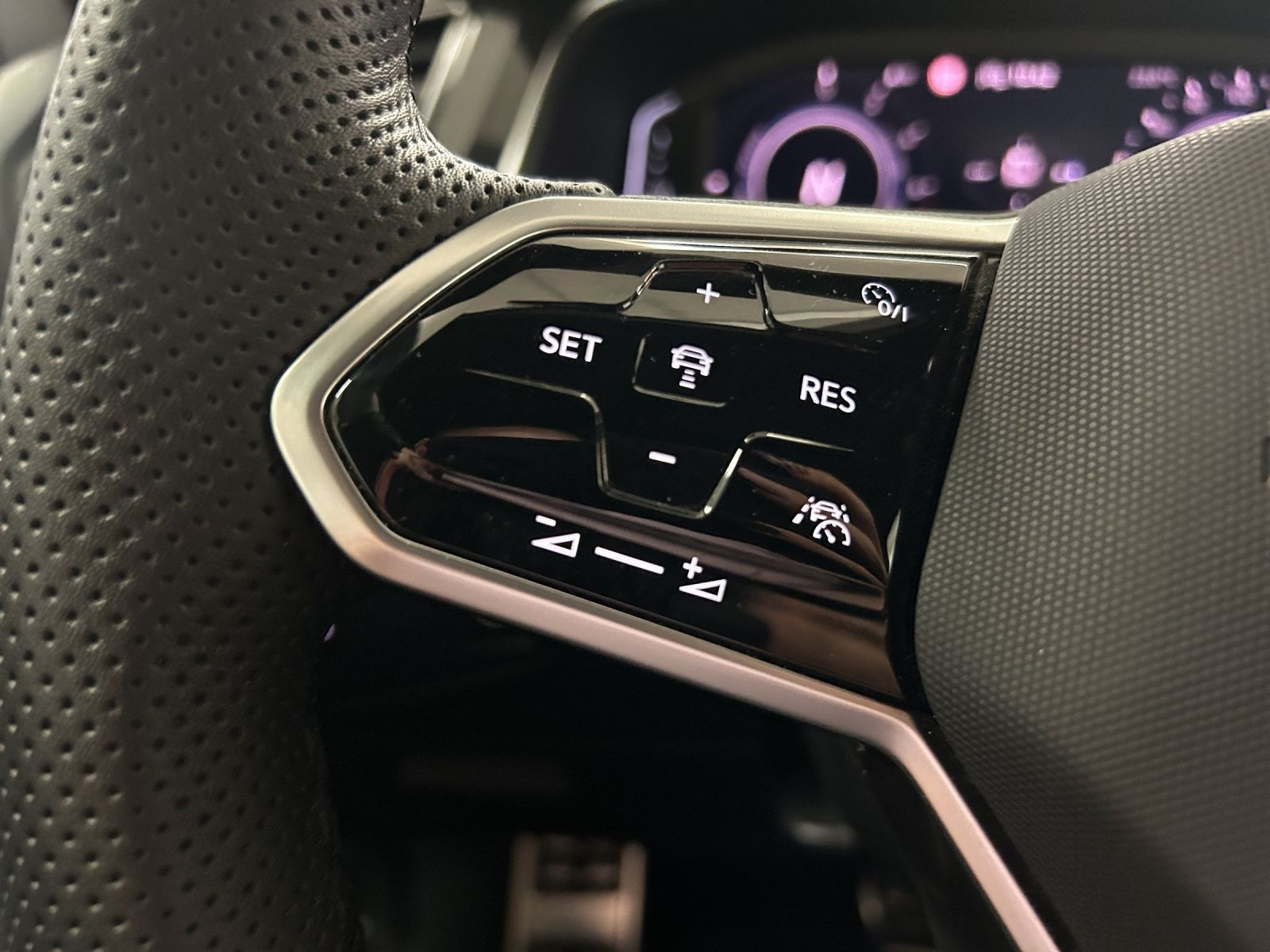 Volkswagen - Tiguan_24