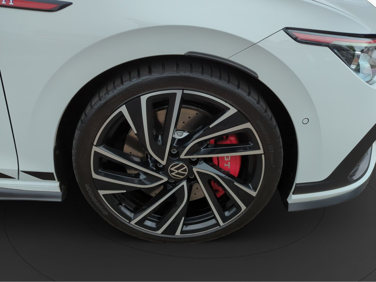 Volkswagen - Golf GTI_12