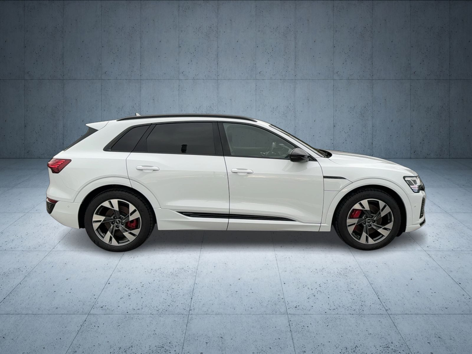 Audi - Q8 e-tron_8