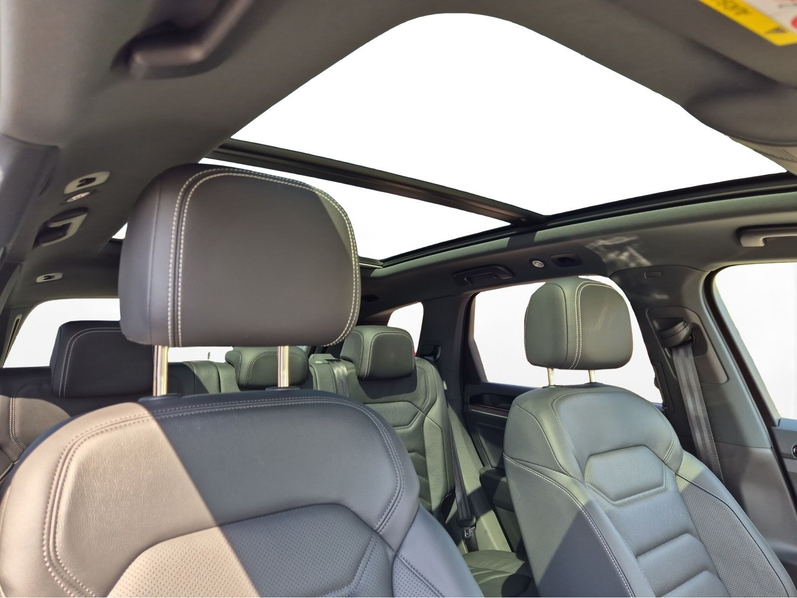 Volkswagen - Touareg_13