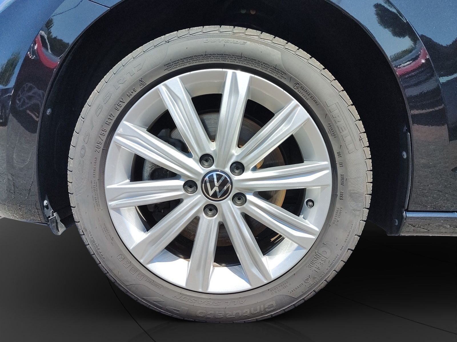Volkswagen - Touran_12