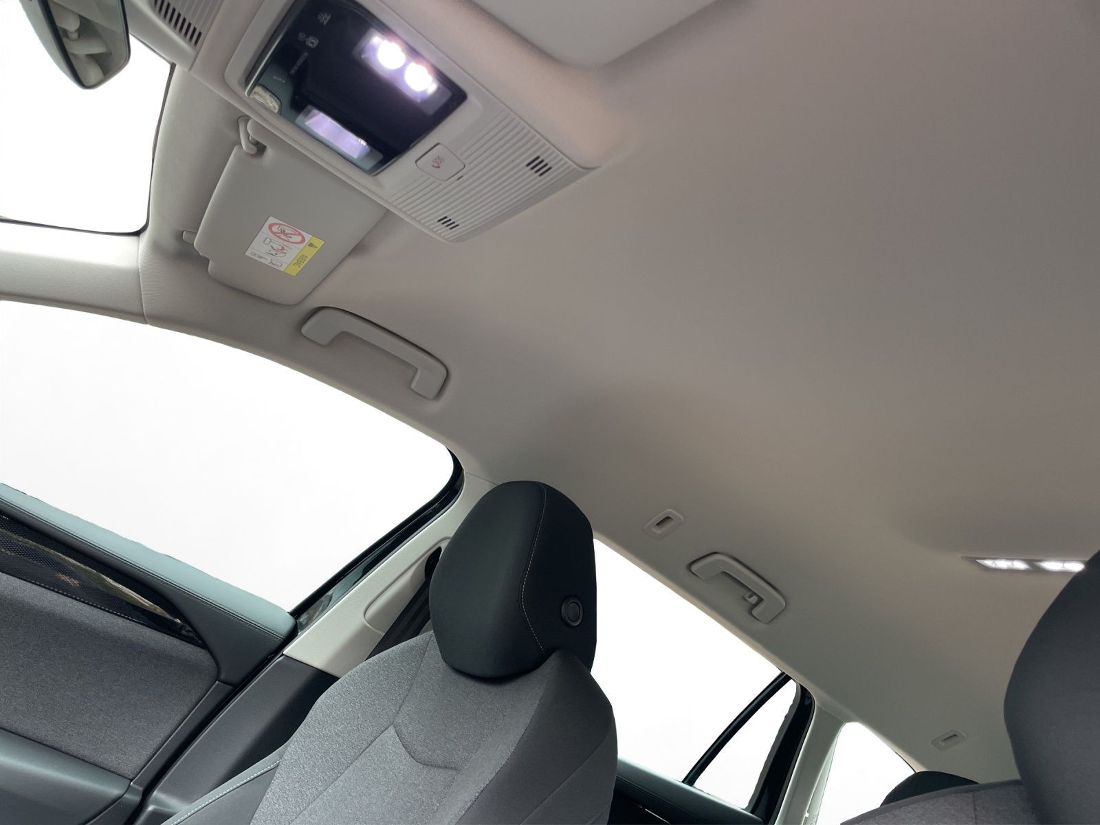 Volkswagen - Passat_12