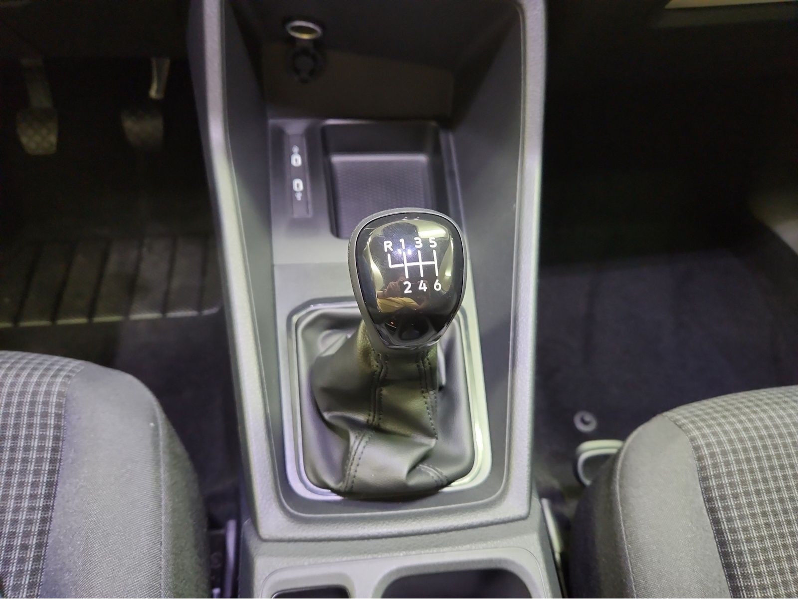 Volkswagen - Caddy Cargo_19