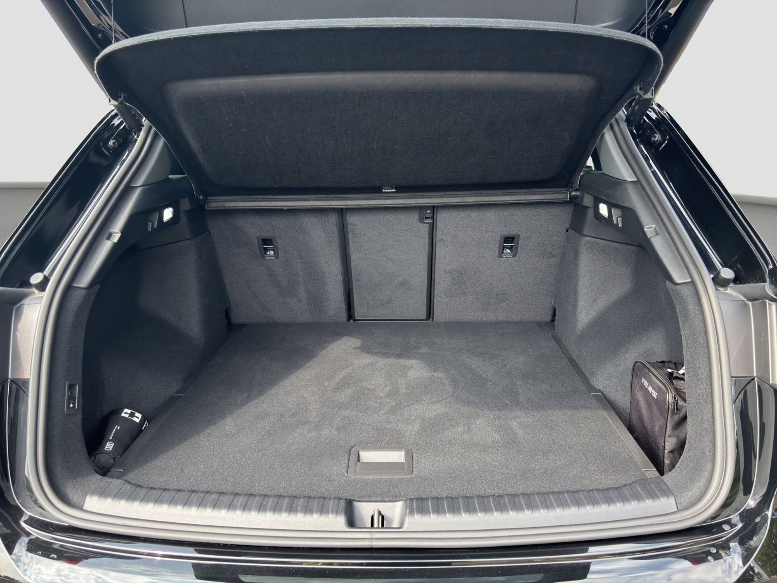 Audi - Q4 e-tron_16